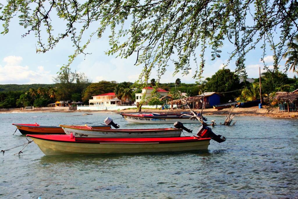 photo of a small fishing boat
